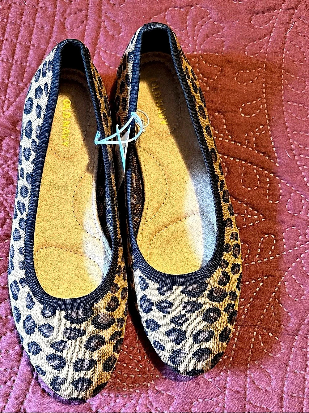Old Navy Soft-Knit Pointed-Toe Ballet Flats Tan & Black